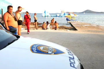 Goli stranac na Braču upao u sobu majci s djetetom: Onda je krenuo s gnjusnim činom
