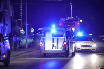 Strašan frontalni sudar auta i vatrogasnog vozila kod Knina: Muškarac preminuo na mjestu