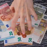 Prevarant opelješio ženu za 43.000 eura: Sve je počelo pričom o paketu iz Amerike