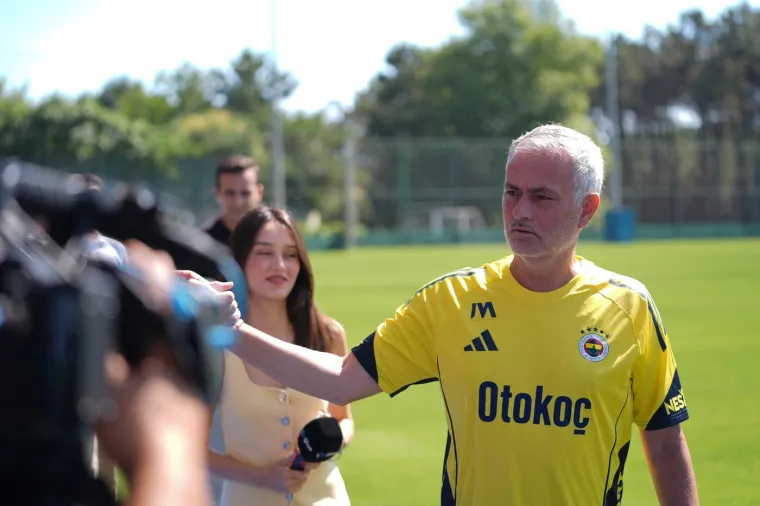 Šok za Dominika Livakovića: Mourinho prelomio i zapečatio mu sudbinu u Turskoj?