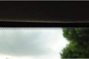 Znate li koja je svrha crnih točkica na vjetrobranu? Mnogi nisu ni svjesni njihove važnosti