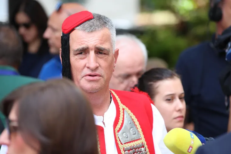 Pivo za 4 eura, koktel Thompson i drniško vino: Pogledajte ponudu hrane i pića uoči koncerta