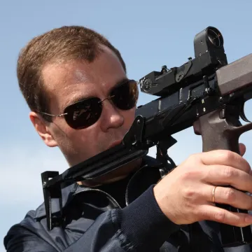 Rusi razmišljaju o udarima na Zapad? Medvedev poslao jezivu poruku: 'Odgovoriti u potpunosti'