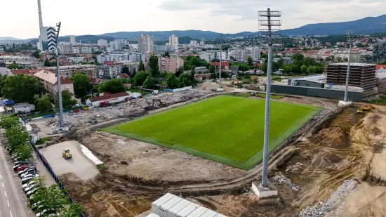 Bijesni na gradonačelnika: Svađa u Zagrebu oko reflektora koji su iz Kranjčevićeve završili na hipodromu