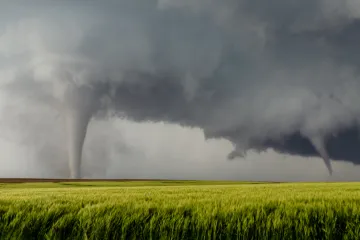 Pogodila su ih dva tornada! Upaljena upozorenja zbog ekstremnih oborina