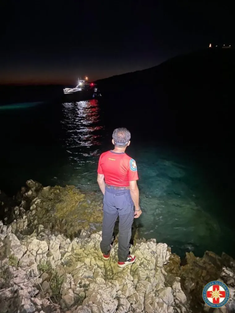 Šibenski HGSS izvukao beživotno tijelo stradalog turista iz mora