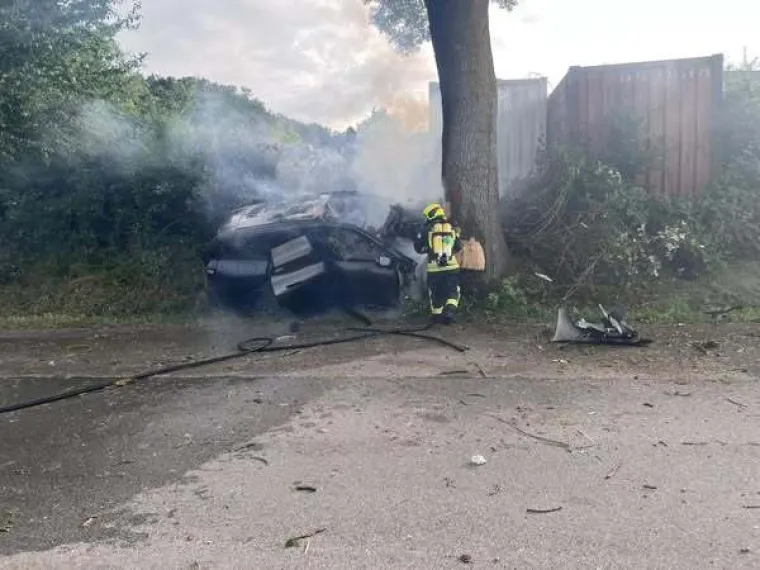 Djevojka (17) slupala luksuzni automobil: Trojica mladića ozlijeđena, jedan bi mogao ostati nepokretan
