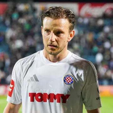 Rakitić na meti: Zauzeo se za prijatelja i razbjesnio navijače Barcelone