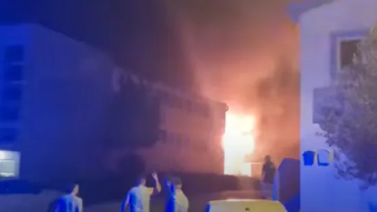 Gori skladište u Zadru: U borbi s buktinjom ozlijeđen vatrogasac