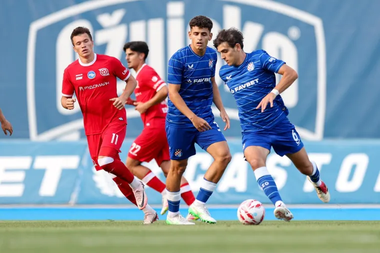 Pukla 'petarda' na Maksimiru: Fenomenalni Dinamo razbio ukrajinski Krivbas
