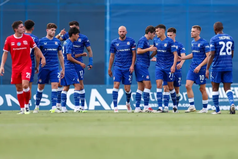 Pukla 'petarda' na Maksimiru: Fenomenalni Dinamo razbio ukrajinski Krivbas