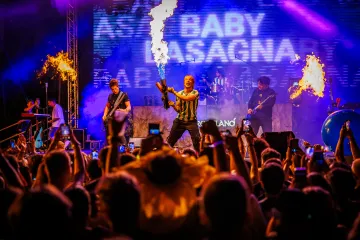 Drugi dan Forestlanda! Baby Lasagna doveo atmosferu do usijanja
