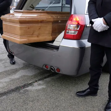 Proglasili ga mrtvim, a on nakon pola sata otvorio oči! Još jedan slučaj 'Lazarovog fenomena'