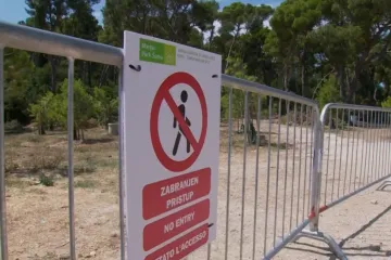 Hlada nigdje, ograde svuda: Evo kakvo je stanje s popularnom splitskom plažom