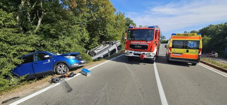 Sudar auta i kampera na Krku: Jedan vozač preminuo, drugi uhićen, a fotografije su stravične