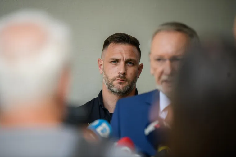 Markantni policajac osvojio žene na internetu, padaju ponude: 'Gdje ovaj gospodin kažnjava?'