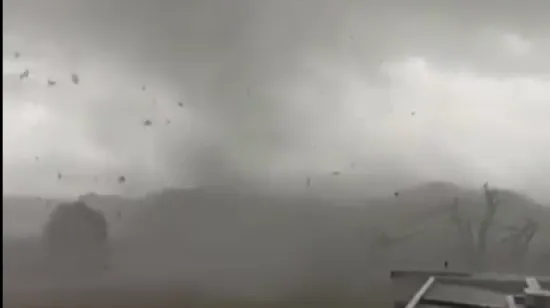 Tornado opustošio zračnu luku: Snimke lede krv u žilama
