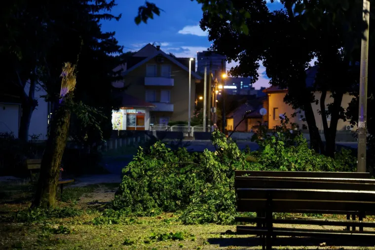 Pune ruke posla za zagrebačke vatrogasce: Saniraju štetu nakon nevremena diljem grada