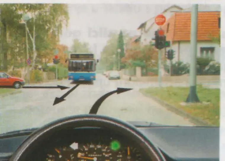 Hrvati poludjeli zbog ovog raskrižja na ispitu iz propisa: Znate li vi tko ovdje ima prednost?
