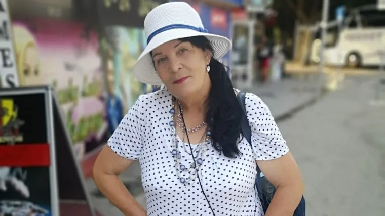 Wow! Rasema drastično skratila dugu, crnu kosu, pratitelji očarani: 'Puno mlađe izgledate, prava dama'