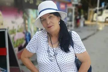 Wow! Rasema drastično skratila dugu, crnu kosu, pratitelji očarani: 'Puno mlađe izgledate, prava dama'