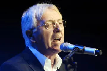 [KVIZ] Možeš li prepoznati sve pjesme Olivera Dragojevića?