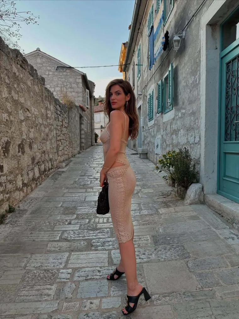 Arija Rizvić zapalila Rovinj u top outfitu - cijena će vas iznenaditi