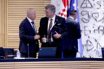 Plenković pozvao građane na mimohod, a Bačić najavio novi model stambenog zbrinjavanja
