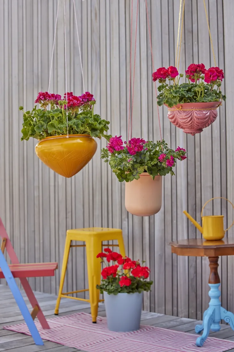 Kreativne viseće dekoracije s pelargonijama