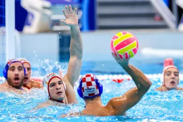 Hrvatska fenomenalnim drugim poluvremenom slomila Crnu Goru i došla do petog mjesta