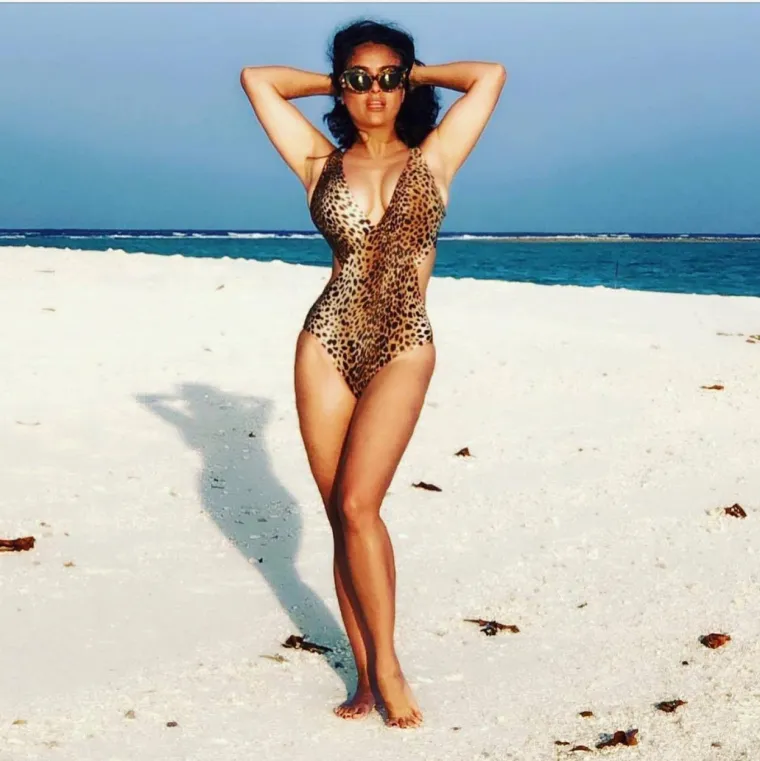 Salma Hayek (58) zaplesala u bikiniju i bez šminke. Obožavatelji u transu: 'Ti si boginja'