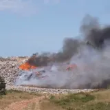 Vatrogasci i dalje gase požar u Diklu: 'Gašenje će trajati čitavu noć i sutrašnji dan'