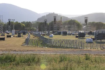 Zavirite na Hipodrom u Sinju: Pripreme za Thompsonov koncert u završnoj fazi