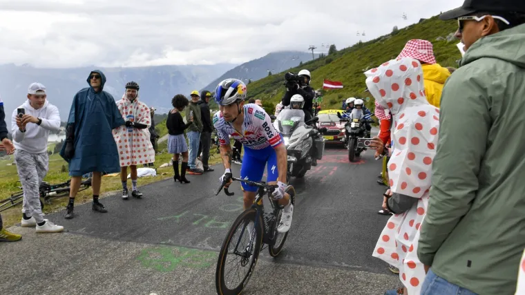 Neobičan razlog poremetio Tour de France: Bizarna bolest kod stoke skratila etapu