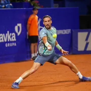 Francuske provokacije nisu uspjele: Džumhur igra tenis života i želi prvu titulu nakon sedam godina