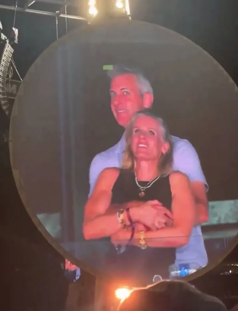 Kristin Cabot dala ostavku nakon viralne snimke prevare na koncertu Coldplaya