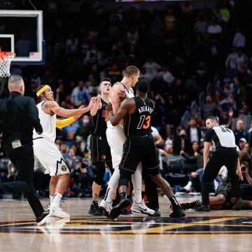 Problematični NBA blizanci nastavljaju šokirati: Žele se okušati u ringu s braćom Jokić?
