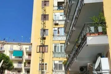 Trojica radnika pala sa šestog kata i na mjestu umrla: 'Tijela su im bila gotovo zagrljena'