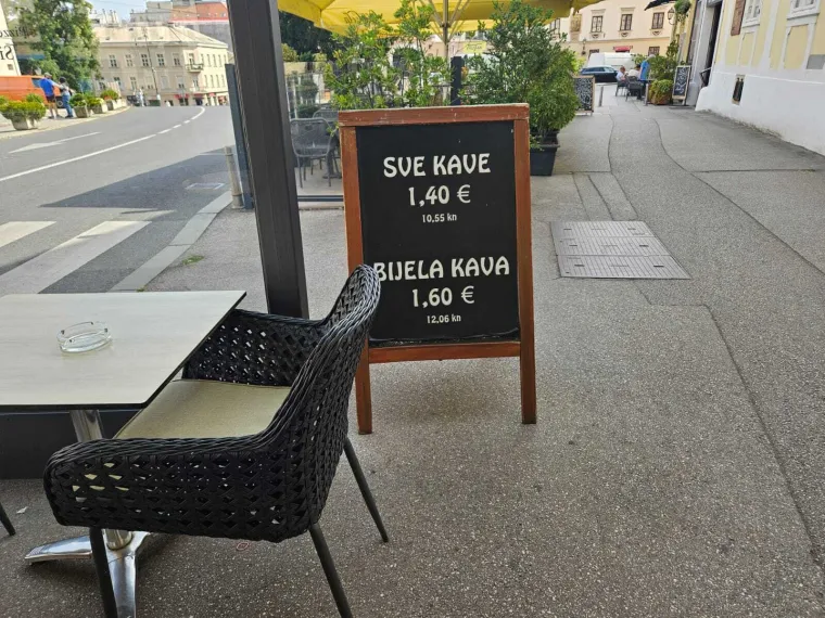 Dobili smo račun za bijelu kavu iz centra Zagreba: 'Je li ovo moguće?!'