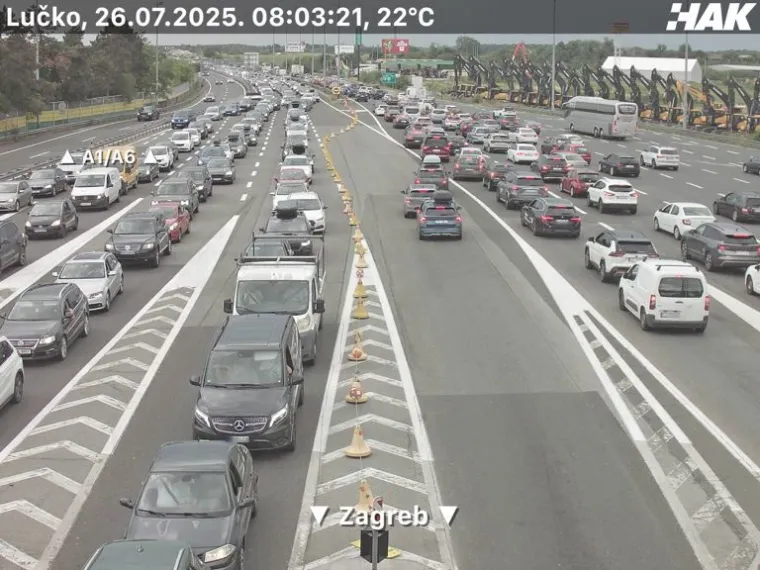 Tko rano rani, ipak zaglavi: Od ranog jutra kilometarske kolone na autocestama