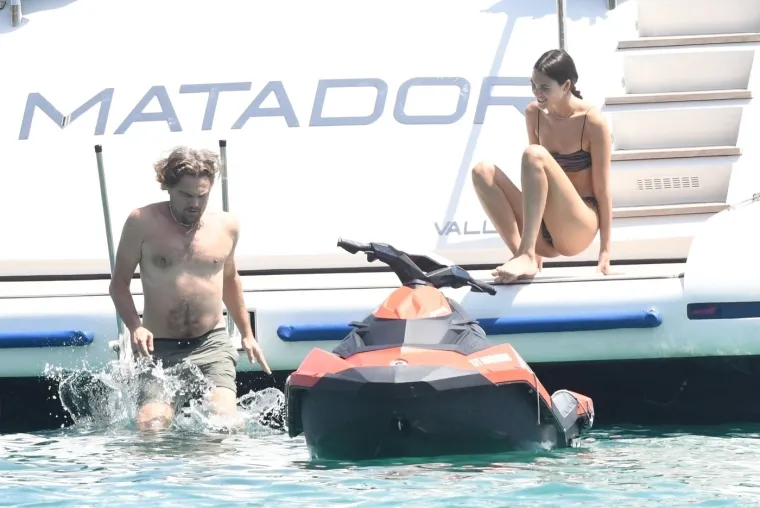 Leonardo DiCaprio jesi li to ti? Internetom kruži snimka glumca u poznatom hvarskom restoranu