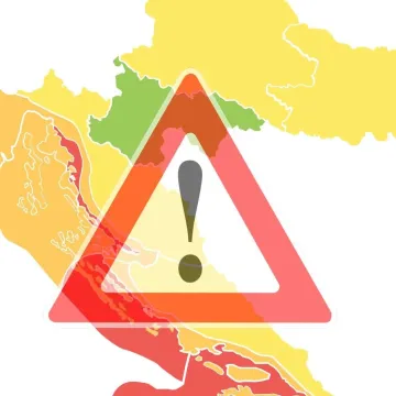 Split ne želi da ga nevrijeme ponovno iznenadi, građanima stiglo upozorenje: 'Pojačajte oprez'