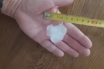 Karlovac poharalo strašno nevrijeme: Padala tuča, srušena stabla...