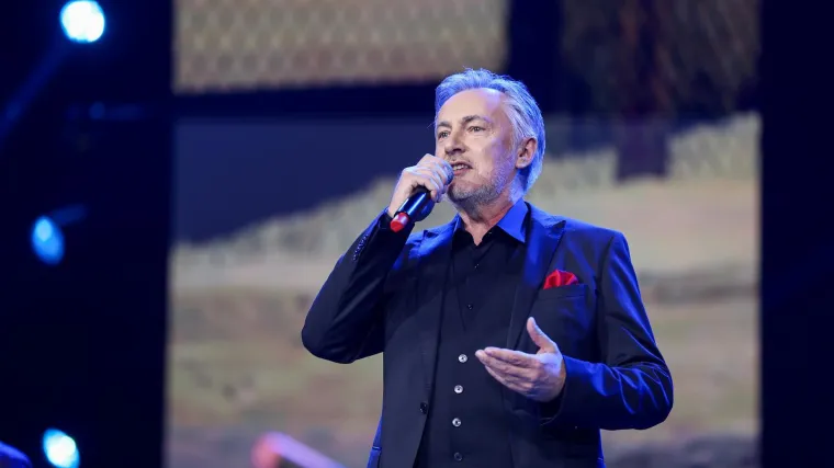 [KVIZ] Možeš li prepoznati hitove Miroslava Škore po jednom stihu?