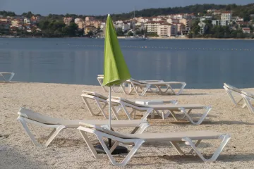 Pukla im sezona? Počela međusobna optuživanja: 'Dva pomfrita 16 eura, dvije ležaljke 200 eura'