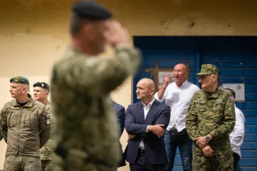 Opake hrvatske vojnikinje pred Anušićem pokazale kako se to radi