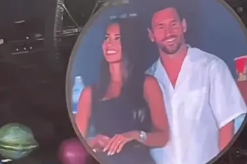 Društvene mreže gore: Messija uhvatila 'Kiss Cam' zajedno sa suprugom, ovako je regirao
