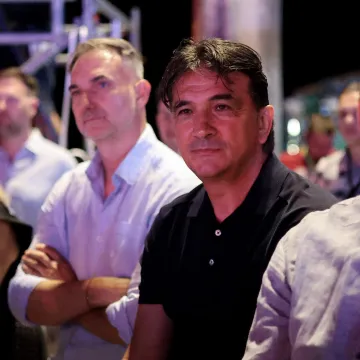 Zlatko Dalić u zagrljaju naše pjevačice: Pogledajte gdje uživaju zajedno