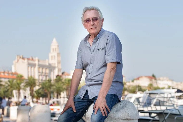 Sjećanje na Olivera Dragojevića: Glas koji je obilježio generacije