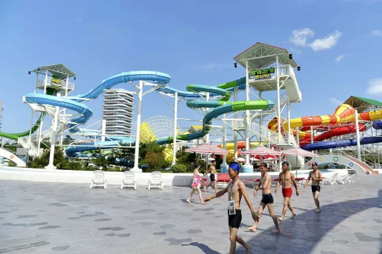 Iza sjajne fasade skriva se strogo kontrolirana stvarnost, turisti se žale: 'Prate nas čak i na plaži'